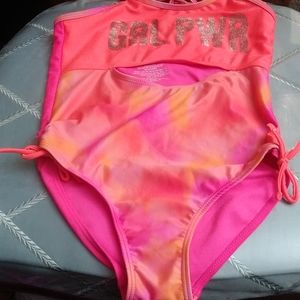 One piece little girl bathing suits of size 7-8.(Used)